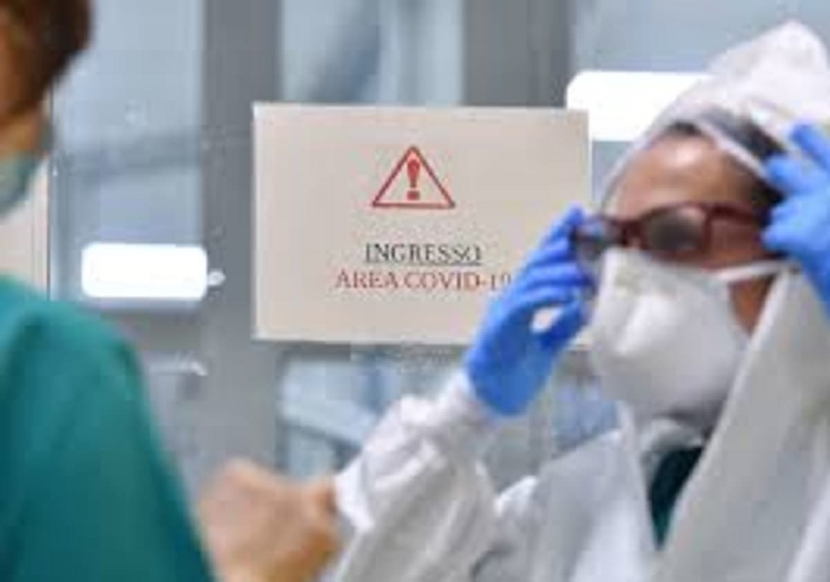 Coronavirus, il bollettino del 18 novembre: 10.638 positivi e 69 morti nelle ultime 24 ore