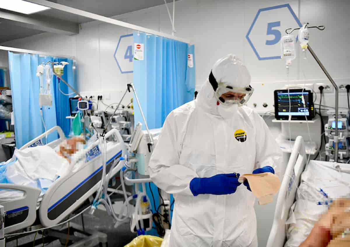 Covid, urge terza dose: uno che ce l'ha fatta, Enrico Pirondini, conferma l'efficacia a termine dei vaccini