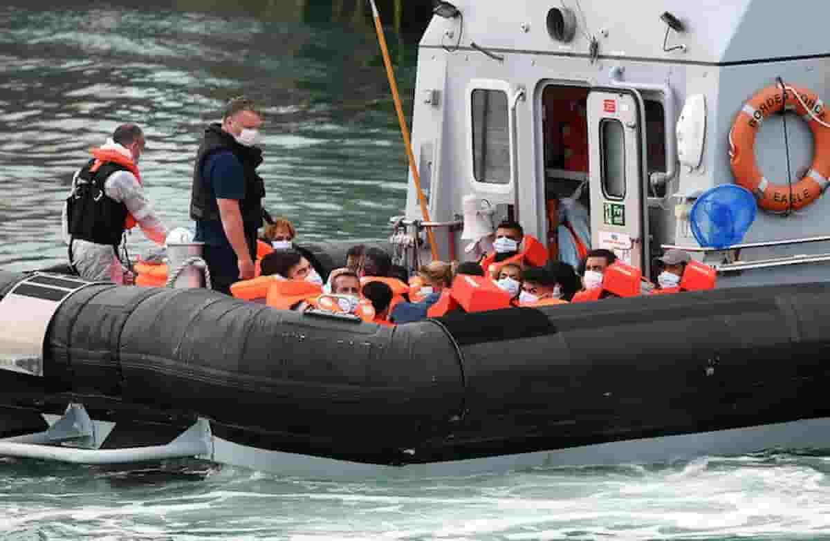 Londra a Tirana: prenditi i miei clandestini, te li pago 10 mila sterline a capo