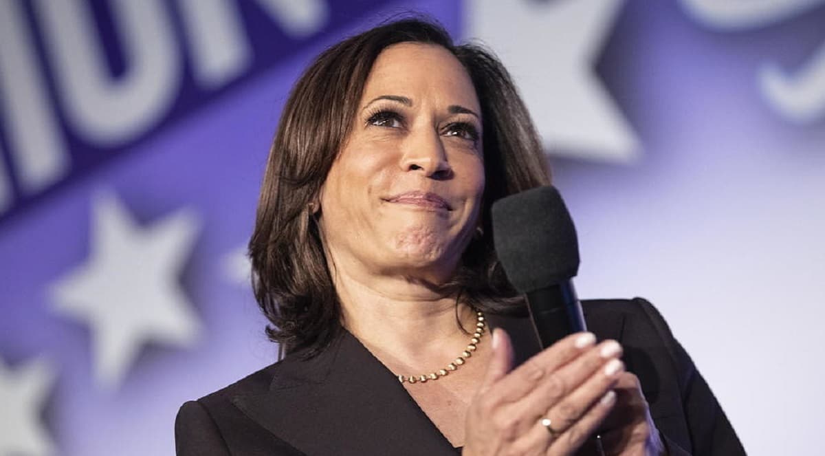 Joe Biden fa esame sotto anestesia e cede i poteri alla vice Kamala Harris che diventa prima presidente donna, ma per un'ora