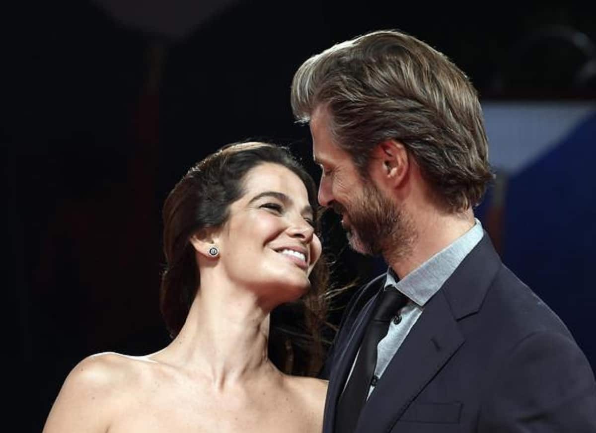 Ilaria Spada e Kim Rossi Stuart aspettano il terzo figlio: "Adoriamo le famiglie numerose"