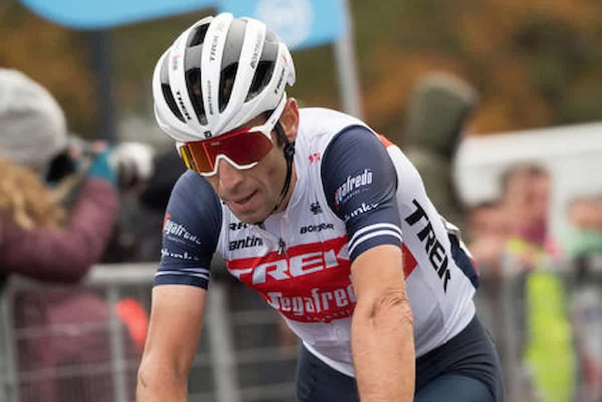 Giro d’Italia (6-29 maggio 2022) a caccia di stelle, tutte strizzano l’occhio al Tour, slitta l’accordo con la Rai