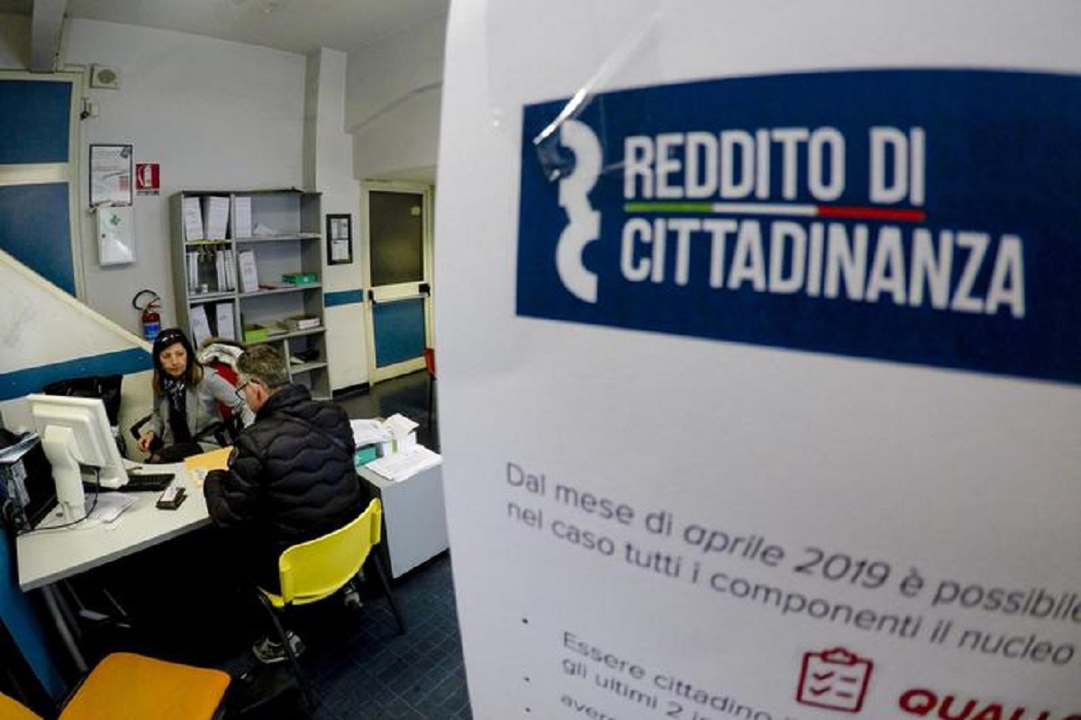 Reddito di cittadinanza, ci risiamo: la nuova truffa da 60 milioni, 9mila denunciati