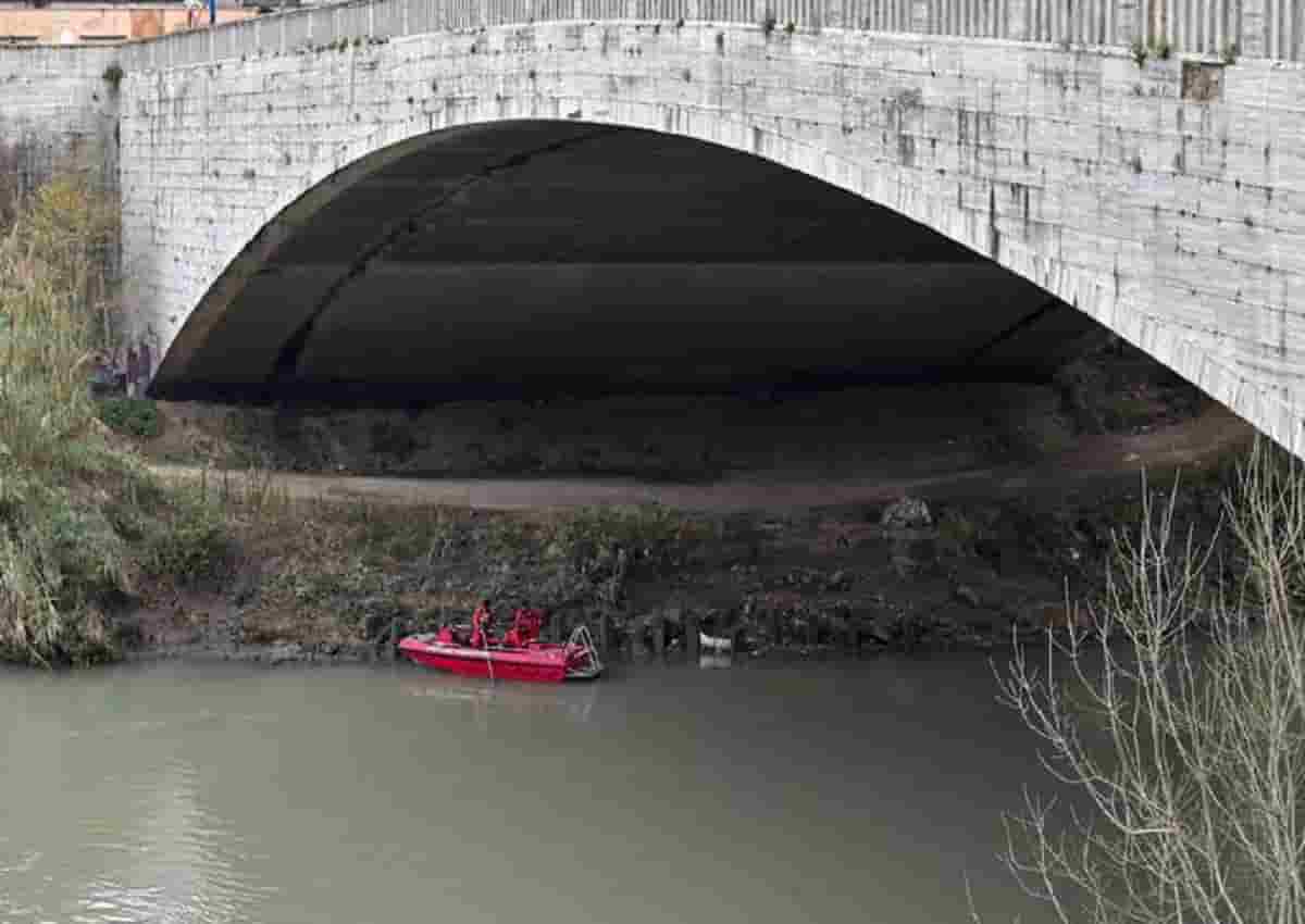 Alessio Zangrilli, rinvenuto il suo cadavere nel Tevere a Ponte Milvio: il pugile era scomparso il 10 ottobre