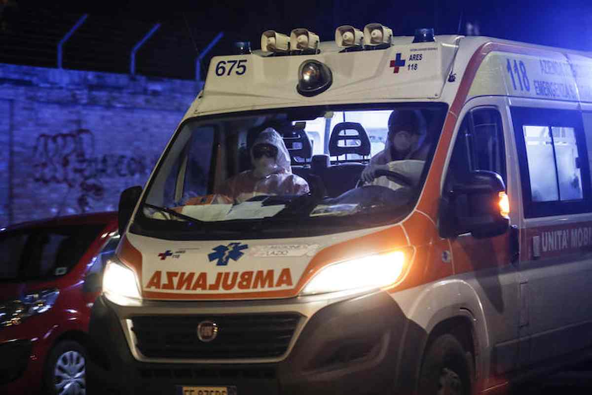 ambulanza foto ansa
