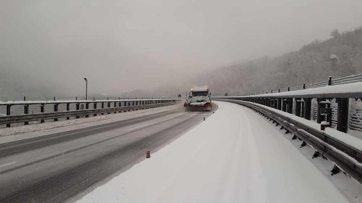 autostrada neve foto ansa