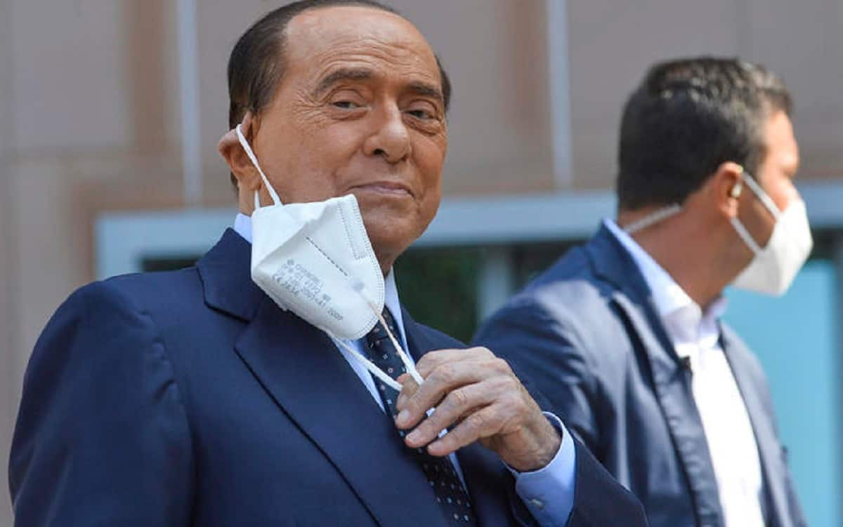 Berlusconi pro vax (e pro Quirinale) sospende tv alla Giordano-Del Debbio