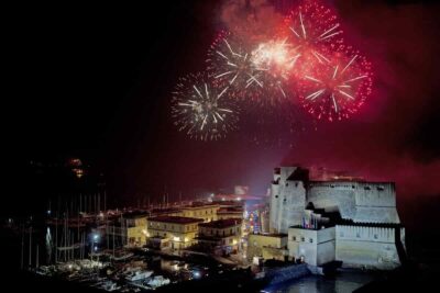 Botti di Capodanno vietati anche a Napoli e Torre del Greco, dopo Milano, Roma, Potenza...