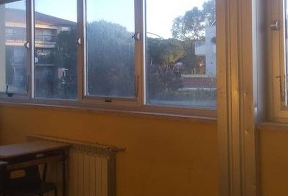 Tremestieri Etneo (Catania): alunna di 11 anni vola dalla finestra della scuola, è viva