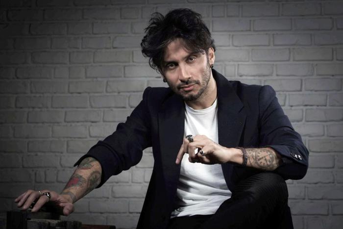 Fabrizio Moro chi è, età, dove e quando è nato, compagna, figli, vita privata, Instagram, Sanremo, biografia e carriera