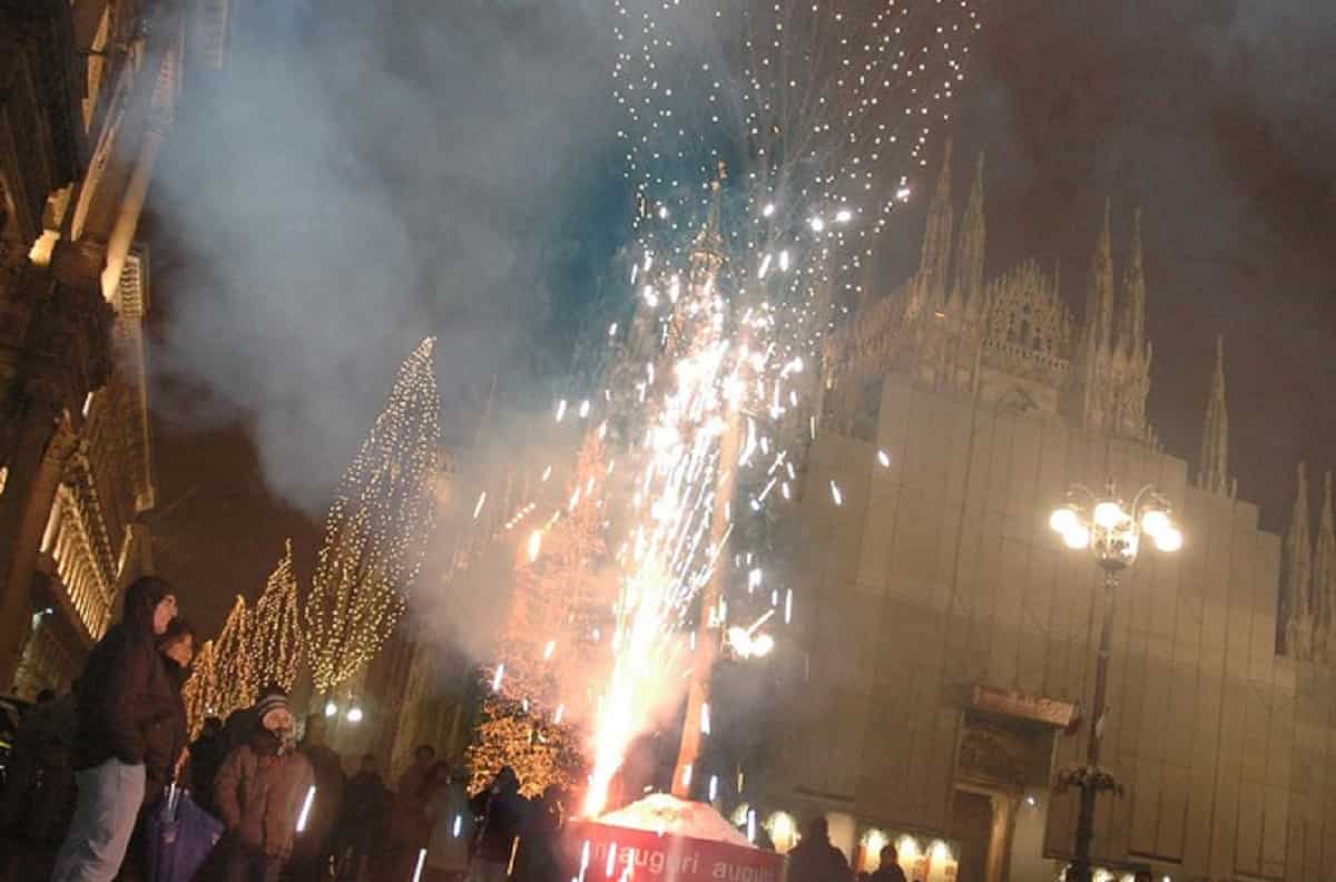 Milano, la turista tedesca molestata in piazza Duomo: "Li respingevamo ma ridevano e continuavano"
