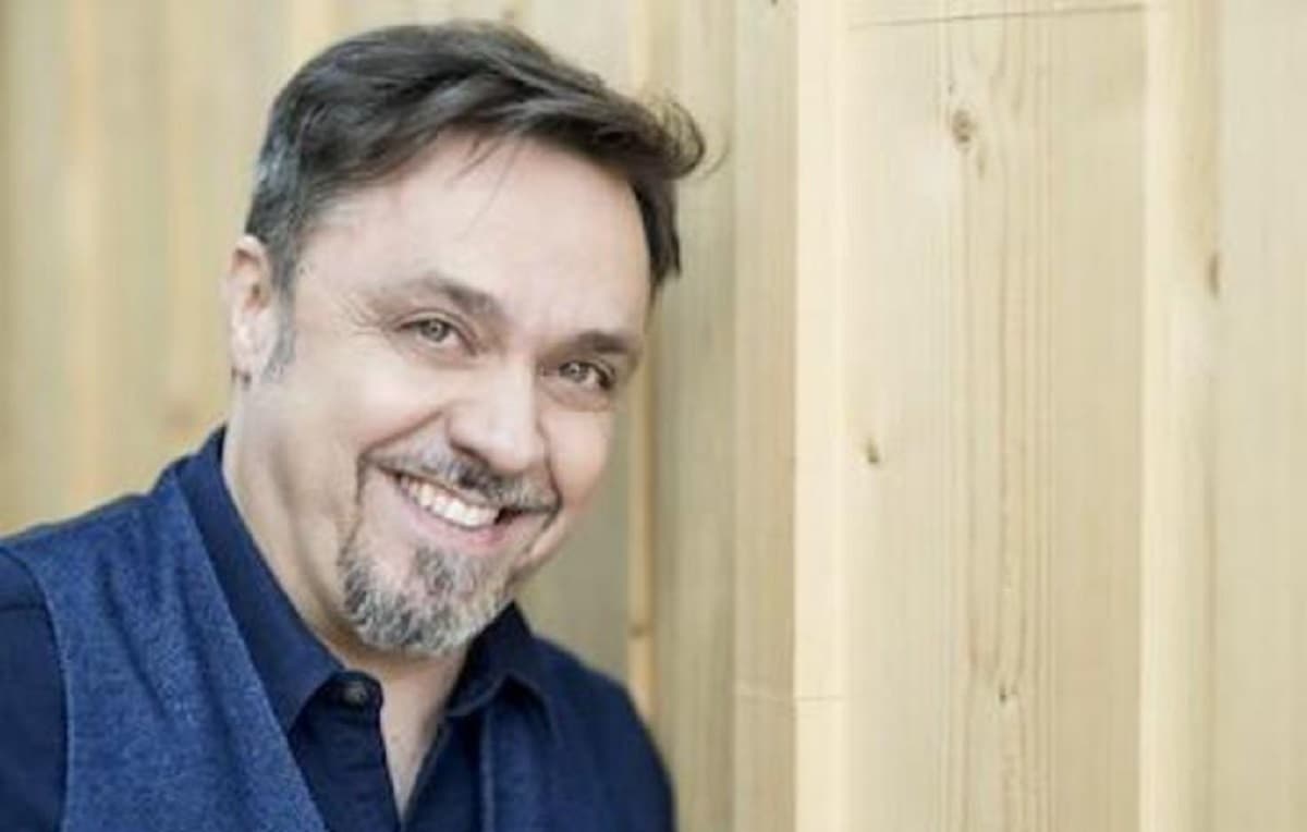 Gabriele Cirilli chi è: dove e quando è nato, età, moglie, figli, carriera e biografia