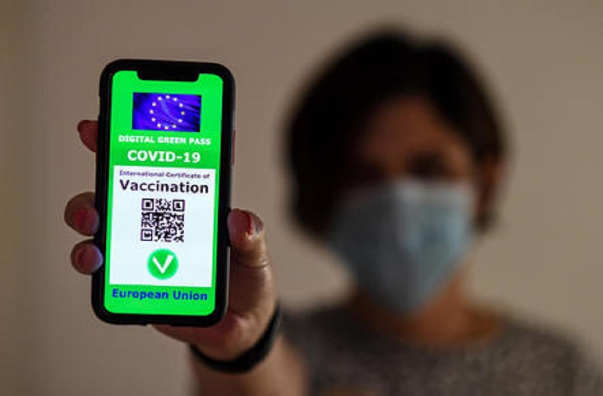 Green Pass base o rafforzato, cosa cambia da oggi. Dove è obbligatorio e dove no