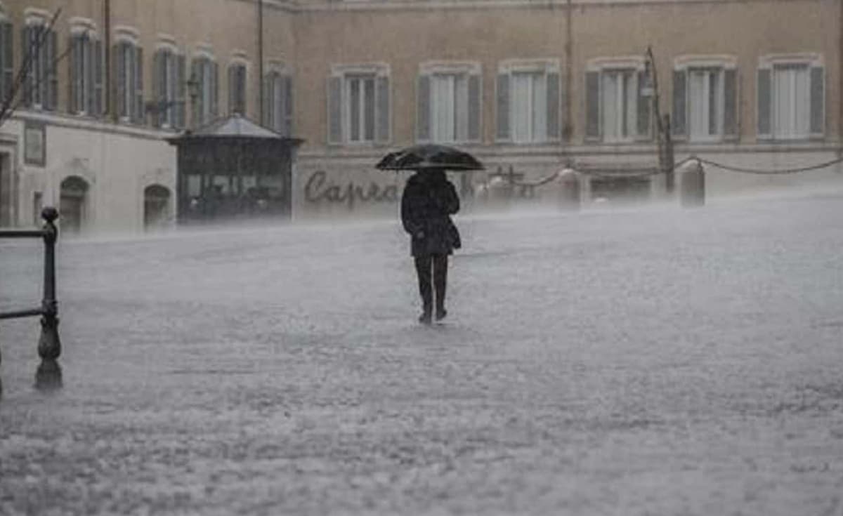 Maltempo, le previsioni: nel weekend freddo, pioggia e neve a bassa quota