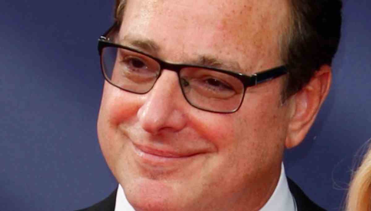 Bob Saget è morto a 65 anni, l'attore è stato la voce narrante di How I Met Your Mother