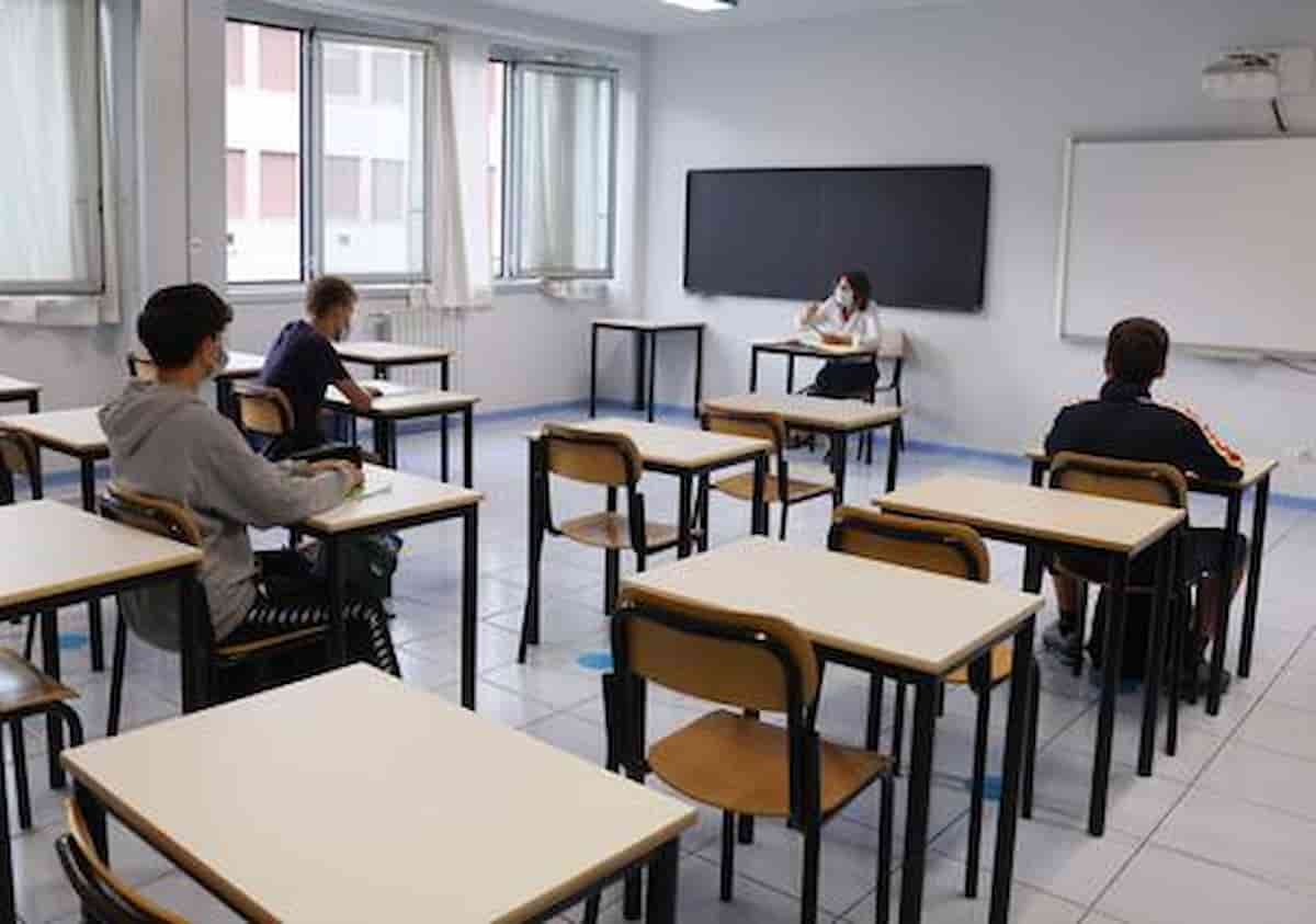 "Basta dad per chi ha tre dosi di vaccino", la richiesta delle Regioni al Governo