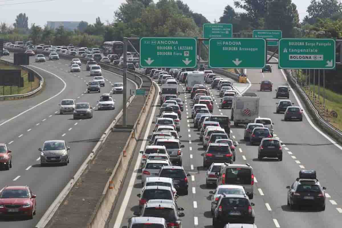 bologna muore motociclista borgo panigale