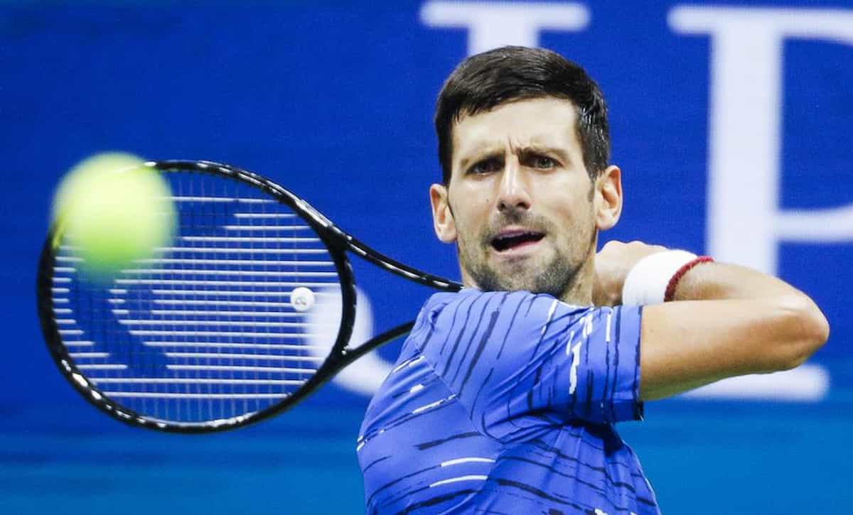 Djokovic vuole giocare a Roma in maggio ma rifiuta di vaccinarsi: Giovanni Malagò respinge il campione serbo