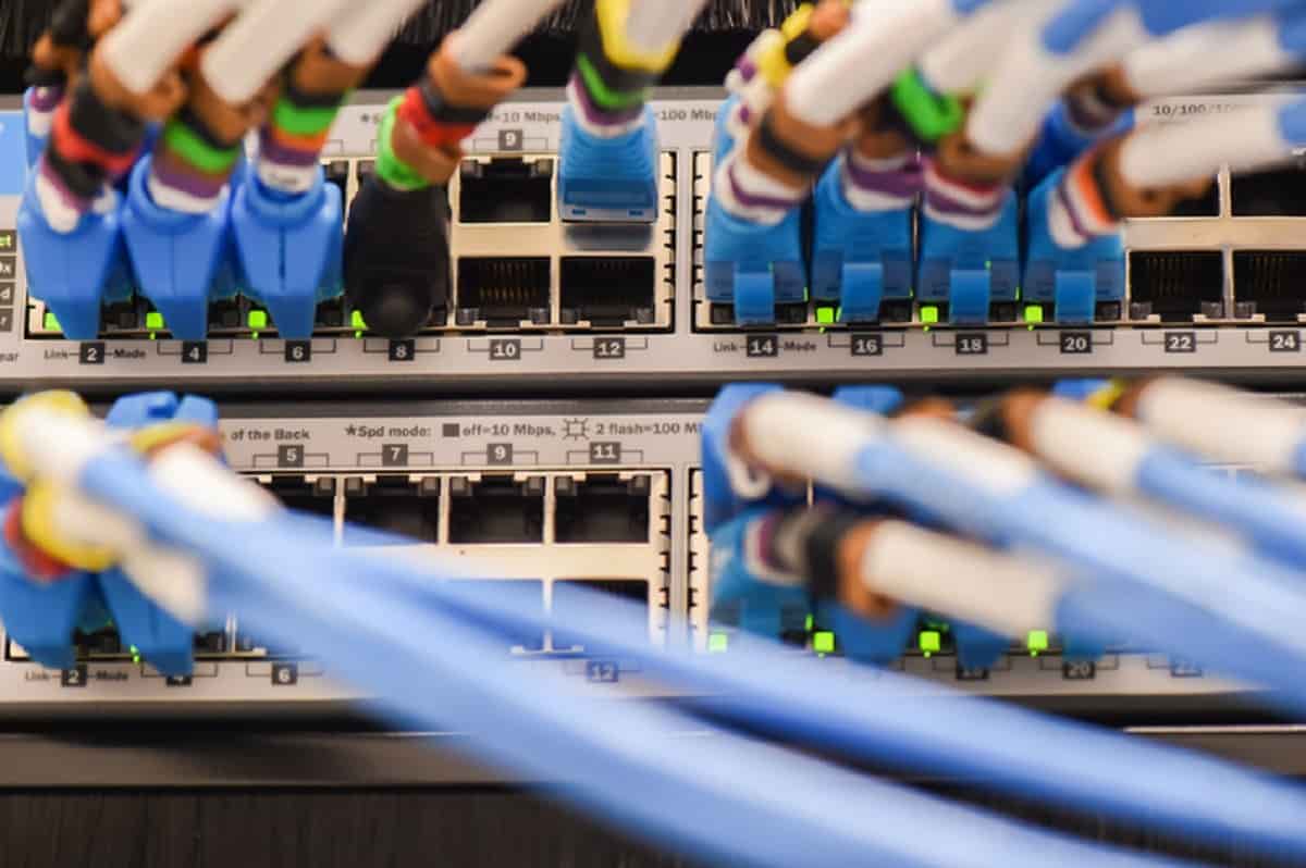 Fibra ottica Iliad a 15,99 euro, bloccati gli spot tv: "È comunicazione ingannevole"