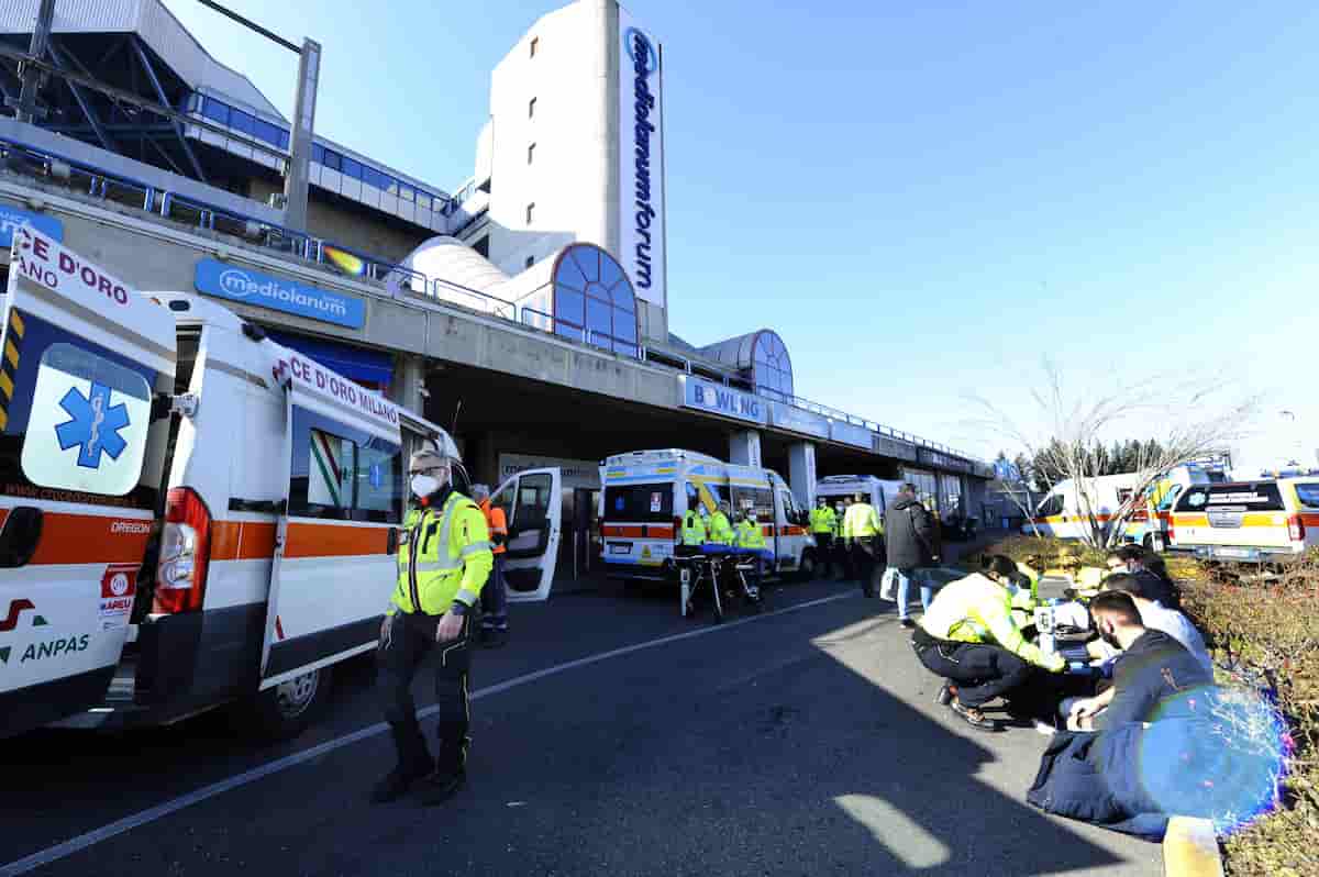 Forum di Assago (Milano), intossicazione per reazione chimica durante la manutenzione della piscina: 40 persone evacuate