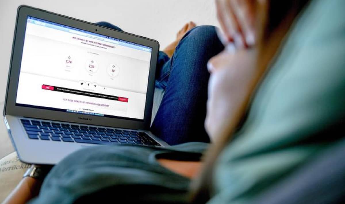 Omicron per rubarti i soldi, la mail con il collega positivo e gli hacker che entrano nel conto