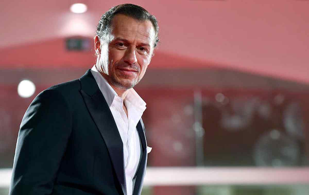 Stefano Accorsi chi è: età, dove è nato, altezza, moglie, figli, Giovanna Mezzogiorno, Laetitia Casta, film e vita privata