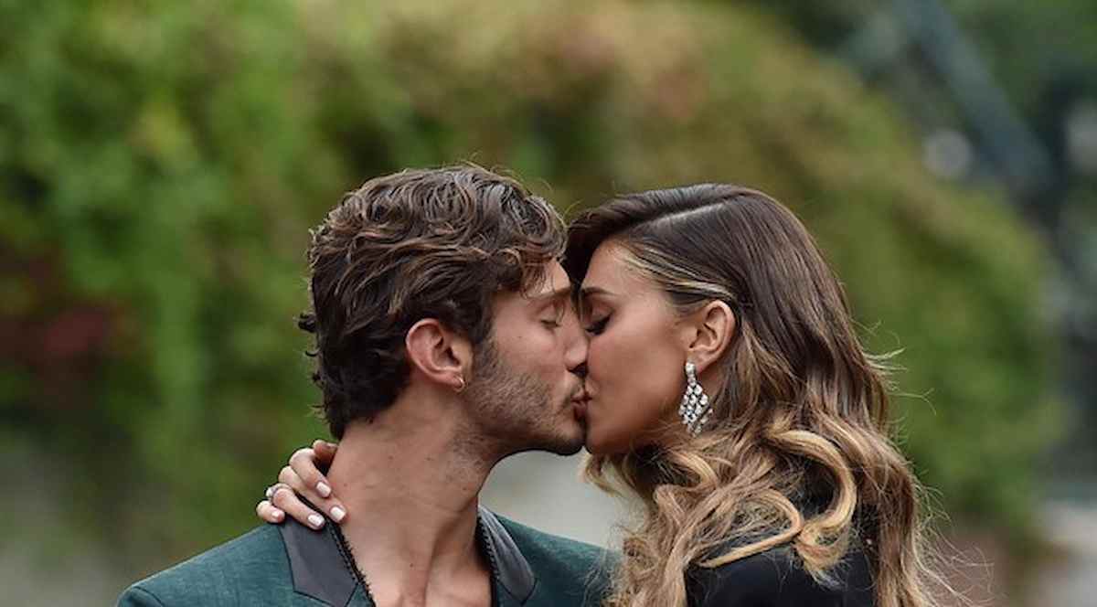 Belen Rodriguez ammette: "Con Stefano De Martino ci rivediamo, ma ora vivo sola coi miei figli"