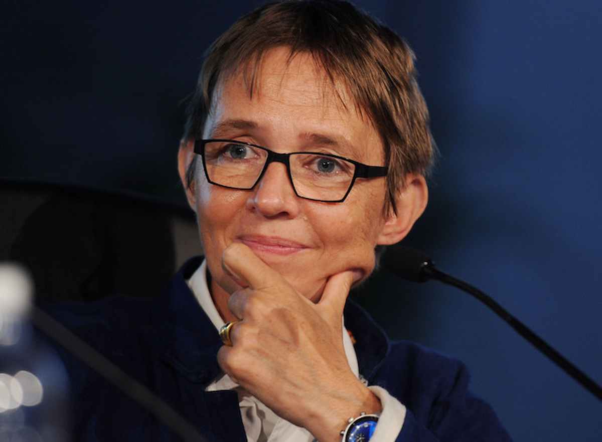 Susanna Tamaro, lettera aperta a Mario Draghi per togliere il Green Pass: "Prima o poi moriremo tutti"