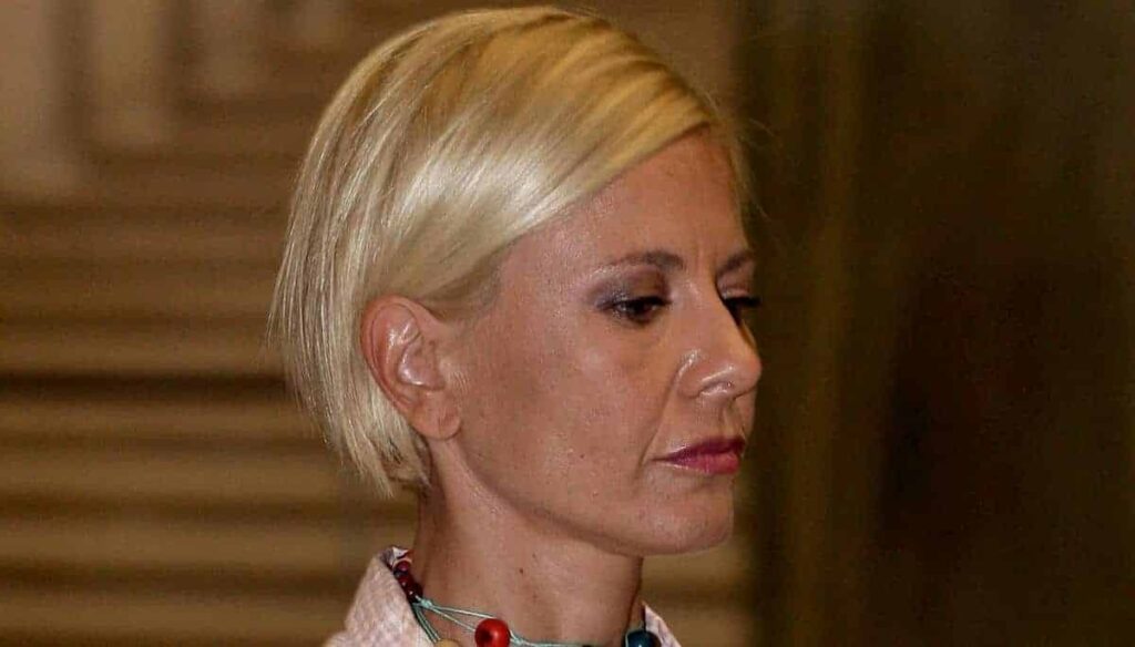 Antonella Elia chi è, età, dove e quando è nata, fidanzato, figli, vita privata, malattia, Instagram, biografia e carriera