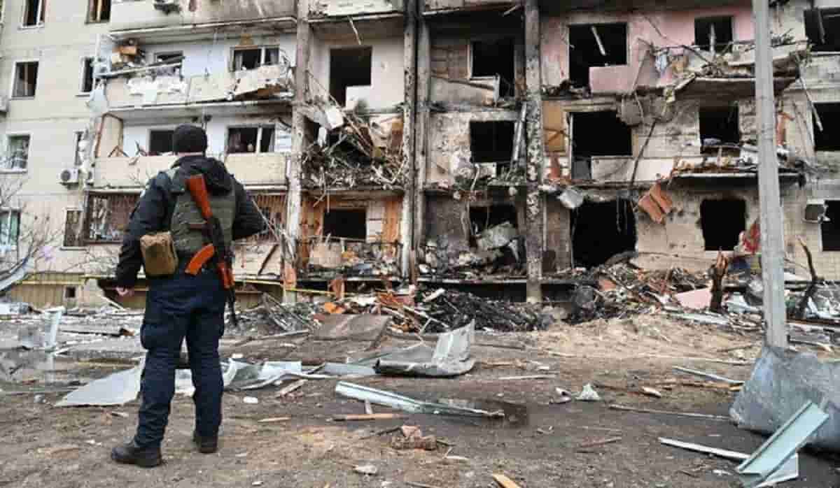 Ucraina, crimini di guerra: L’Aja prepara un processo, Putin rischia l’ergastolo, riuscirà a sfuggire la sentenza?