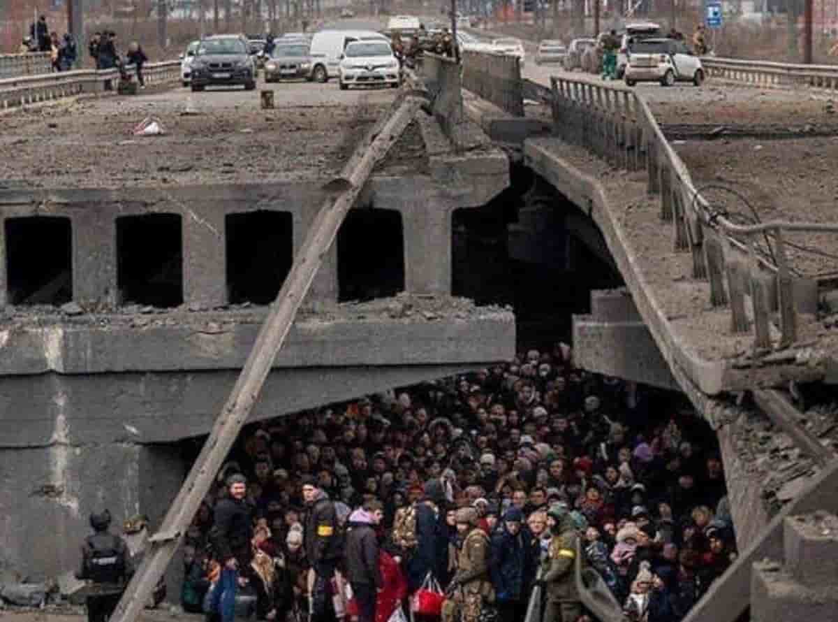 Ucraina, la testimonianza di don Pavlo: "Mariupol è come l'Armageddon. Le strade sono piene di cadaveri"