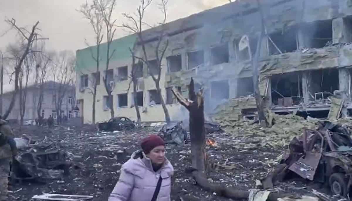 Guerra in Ucraina, 70 attacchi a ospedali e ambulanze secondo dati Organizzazione Mondiale della Sanità