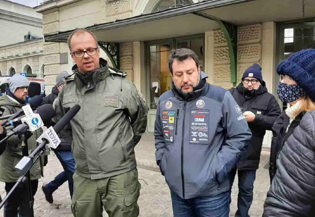 Ucraina, Salvini arriva in Polonia e viene contestato dal sindaco di Przemysl: "Non la ricevo"