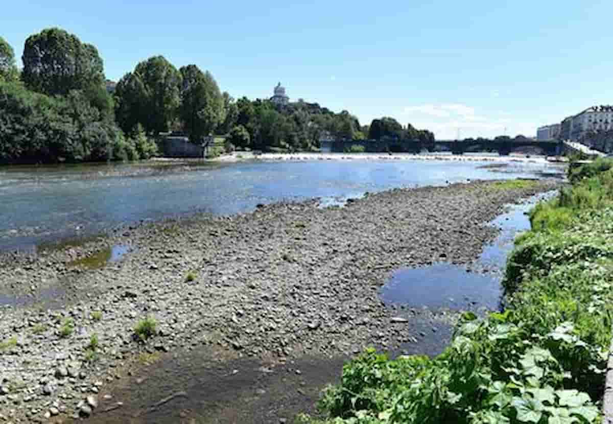 Due emergenze minacciano il Po: la siccità e i pescatori di frodo, non piove da mesi e dalla Romania sono arrivati i lipovani, minoranza di origine russa con tecnologia del terzo millennio