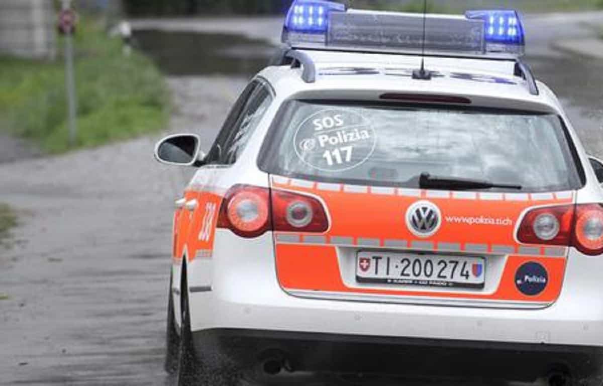 Montreux, quattro francesi trovati morti per strada. La polizia: "Si sono gettati dal balcone"