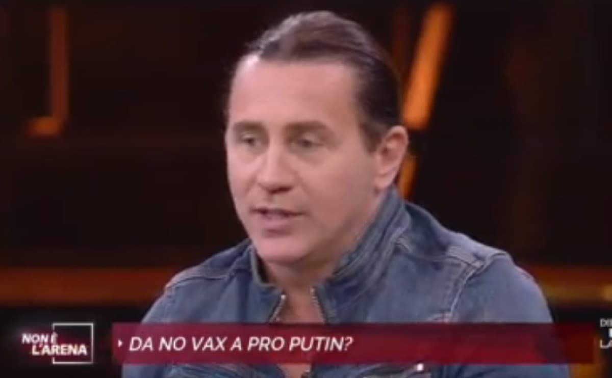 Non è l'Arena, Povia: "Zelensky dovrebbe abdicare". Alan Friedman: "E' pazzo"