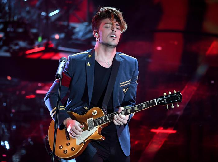 Stash chi è, età, dove e quando è nato, vero nome, fidanzata, figlia, vita privata, dove vive, Instagram, The Kolors, biografia e carriera