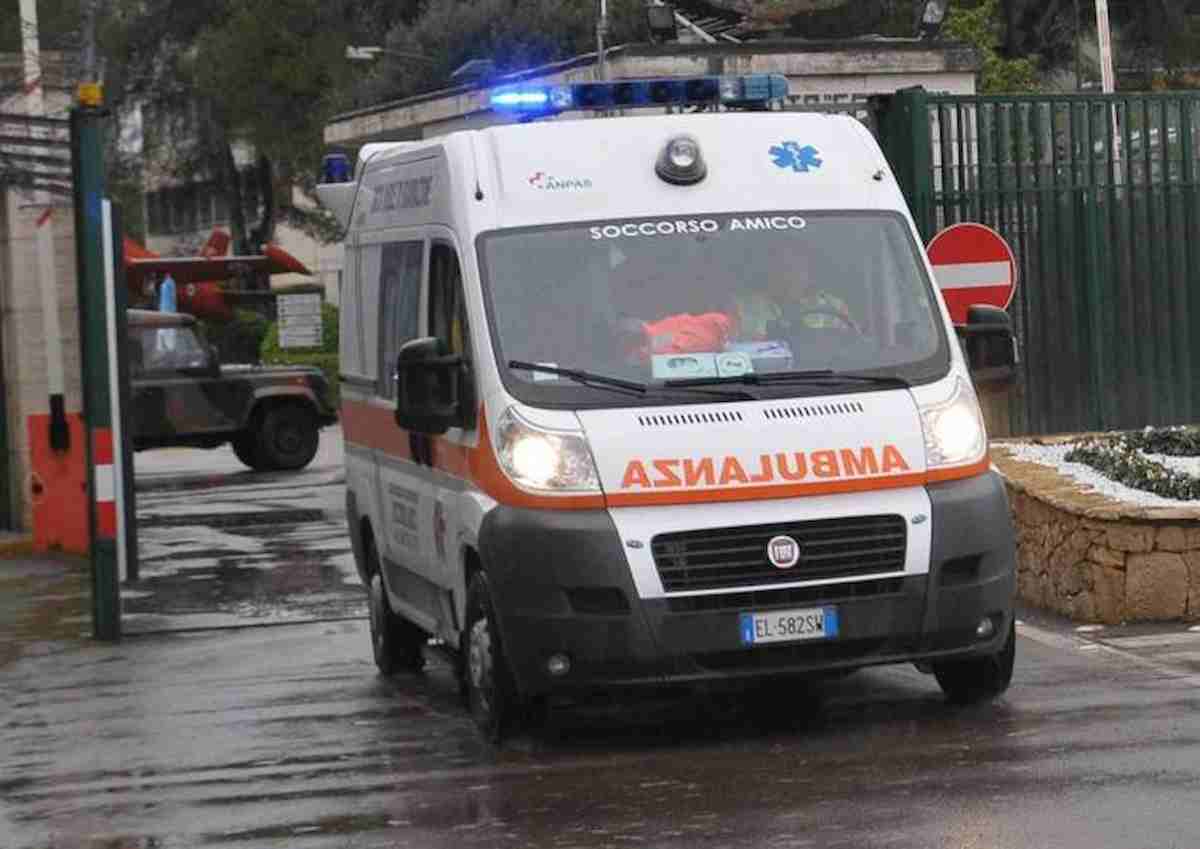 ambulanza, foto ansa