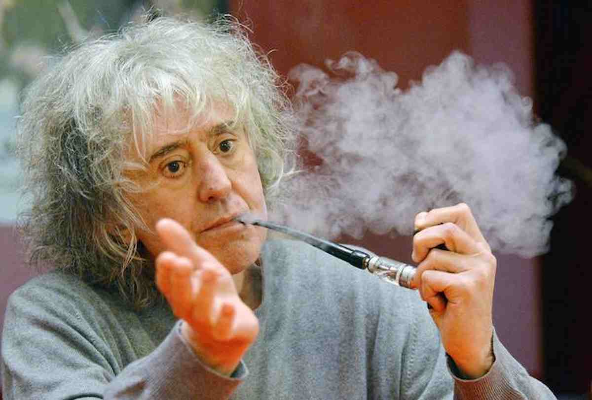 Angelo Branduardi chi è: età, dove è nato, moglie Luisa Zappa, figlie, carriera e vita privata del cantautore