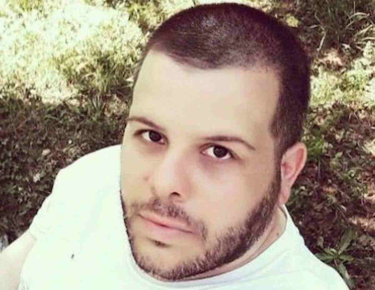 Crocifisso Dentello chi è: età, dove è nato, mamma Melina, libri e vita privata dello scrittore autodidatta