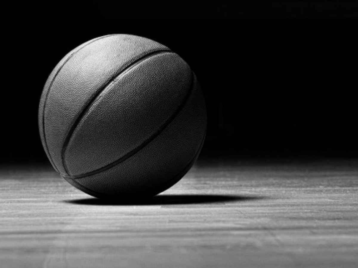 Marco Lelli Ricci, promessa del basket, muore a 15 anni in un incidente stradale. I genitori sono gravi