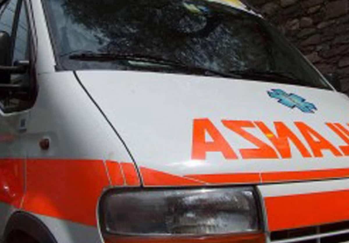 Autostrada del Brennero, scoppia incendio dopo tamponamento tra camion e camper: un ferito