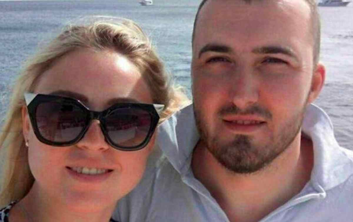 Morti marito e moglie: lasciano il loro bimbo dentro l'acciaieria di Azovstal