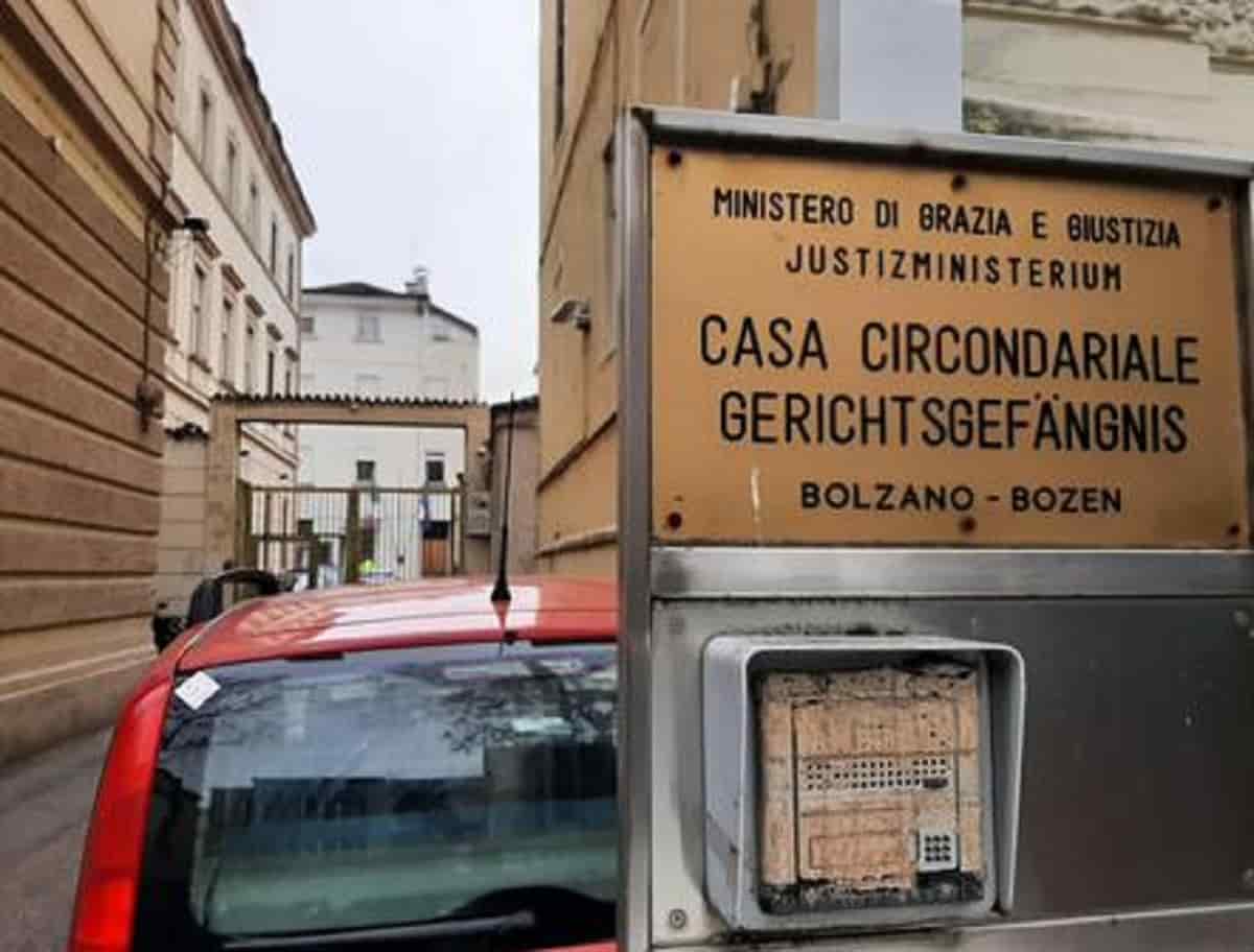 Oskar Kozlowski, si è tolto la vita il 23enne che uccise l'amico durante un rito satanico