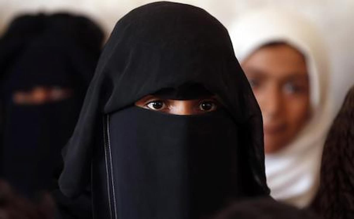 Afghanistan talebani burqa