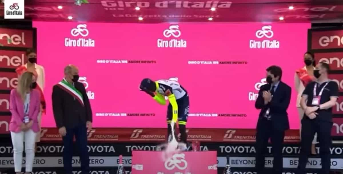 Giro d'Italia Girmay tappo occhio