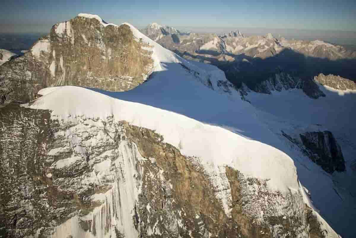 Crollo seracchi Grand Combin