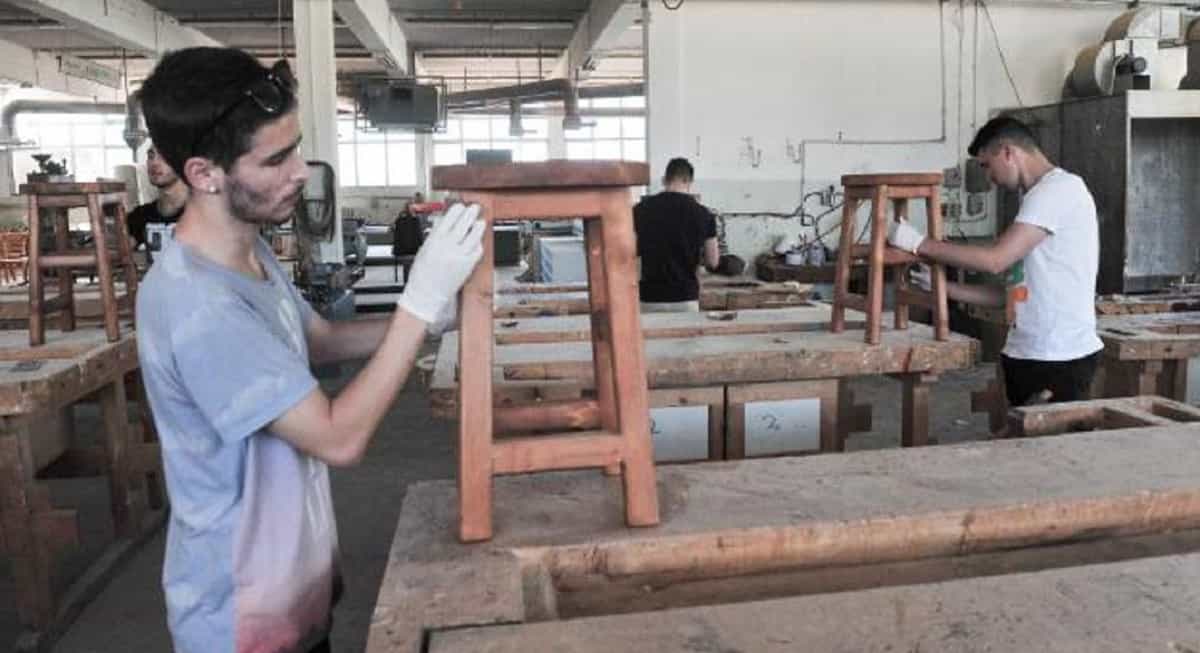 Lavoro, le aziende cercano 636mila giovani ma non li trovano