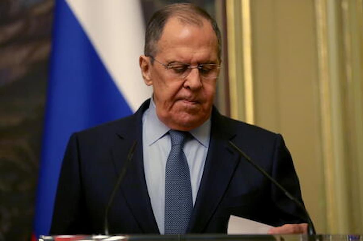 Se Lavrov, il falco di Putin, si aggrappa alla nonna di Hitler è brutto