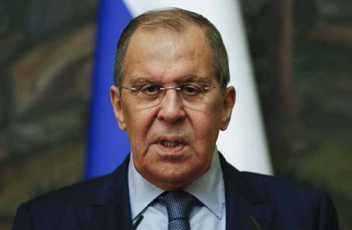 Ucraina, Lavrov: "L'Occidente ha dichiarato una guerra ibrida totale contro la Russia"